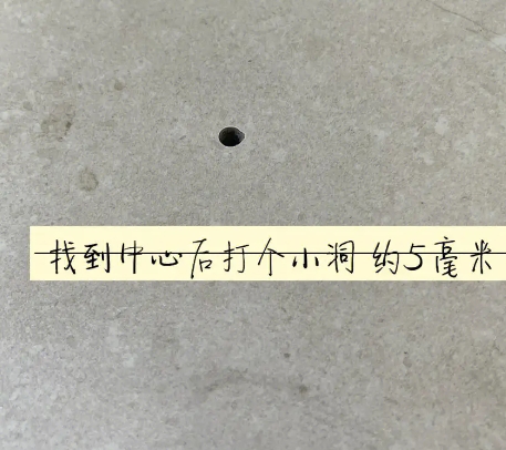 龙安瓷砖空鼓维修公司专业解答在瓷砖铺贴过程中，如果砂料搅拌不均匀，将会带来以下问题